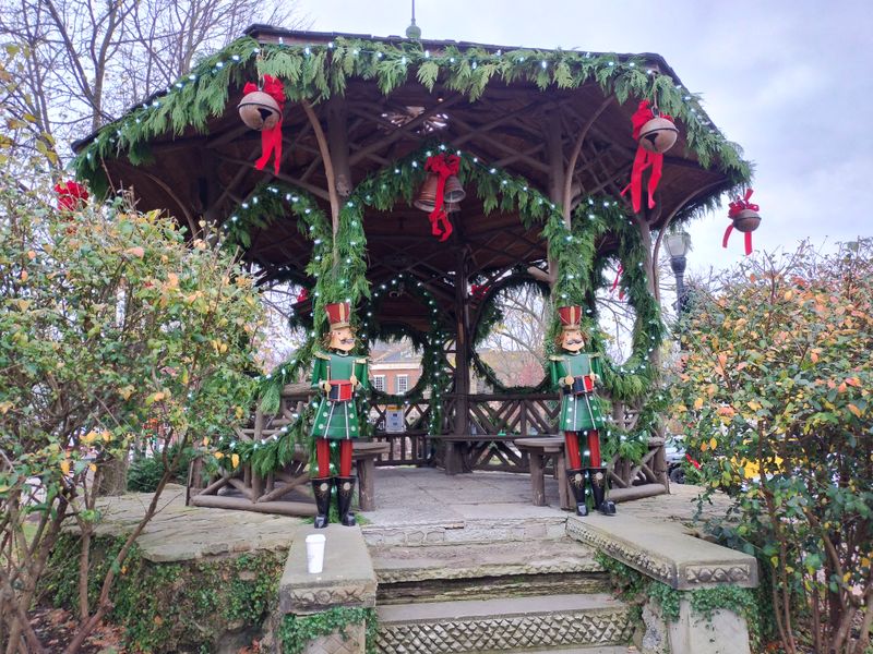 Seasonal Events That Bring Everyone Together