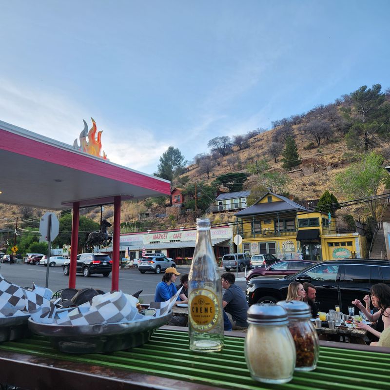 Casual Atmosphere That Welcomes Everyone