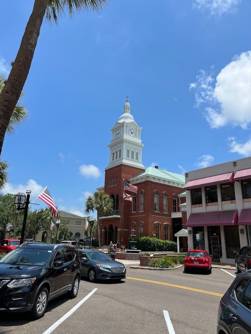Historic Downtown Fernandina Beach And Centre Street