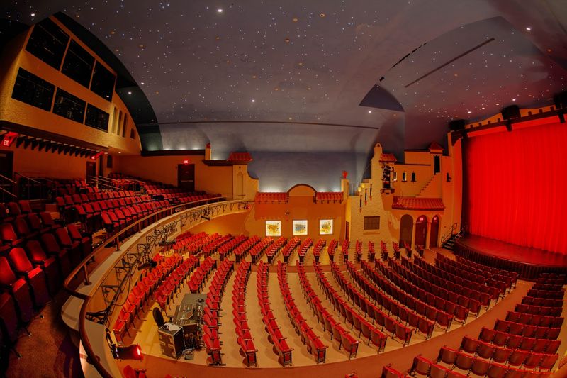 Raue Center for the Arts, Crystal Lake