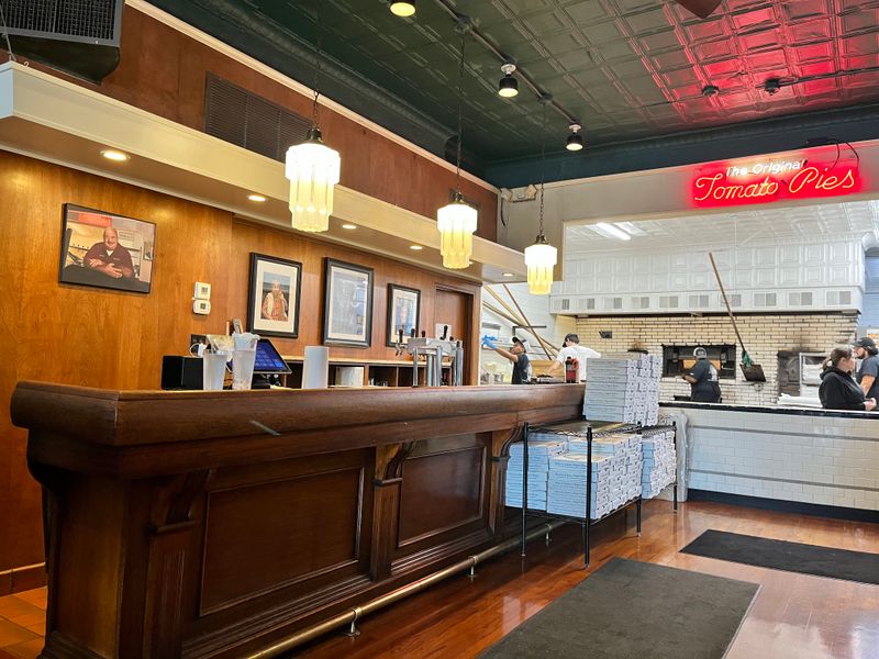 Decor, Ambiance, And Setting