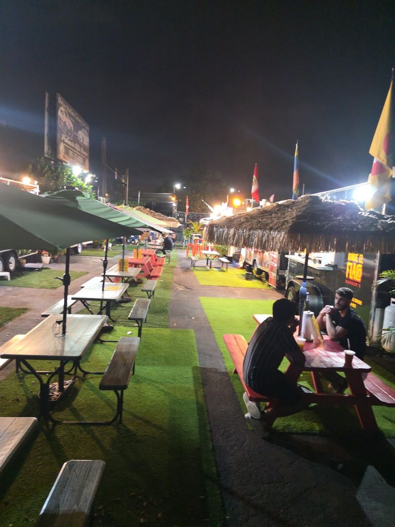 Decor, Ambiance, And Setting