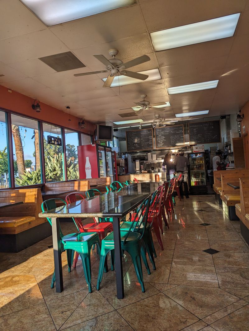 Decor, Ambiance, And Setting