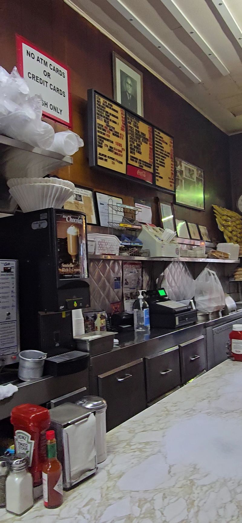 Decor, Ambiance, And Seating