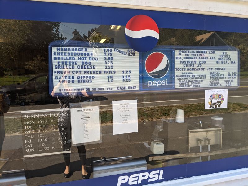 Decor, Ambiance, And Setting