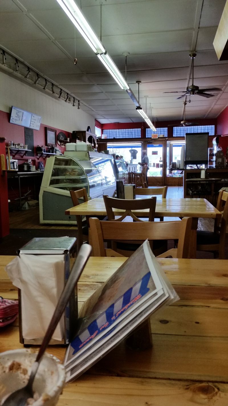 Decor, Ambiance, And Setting