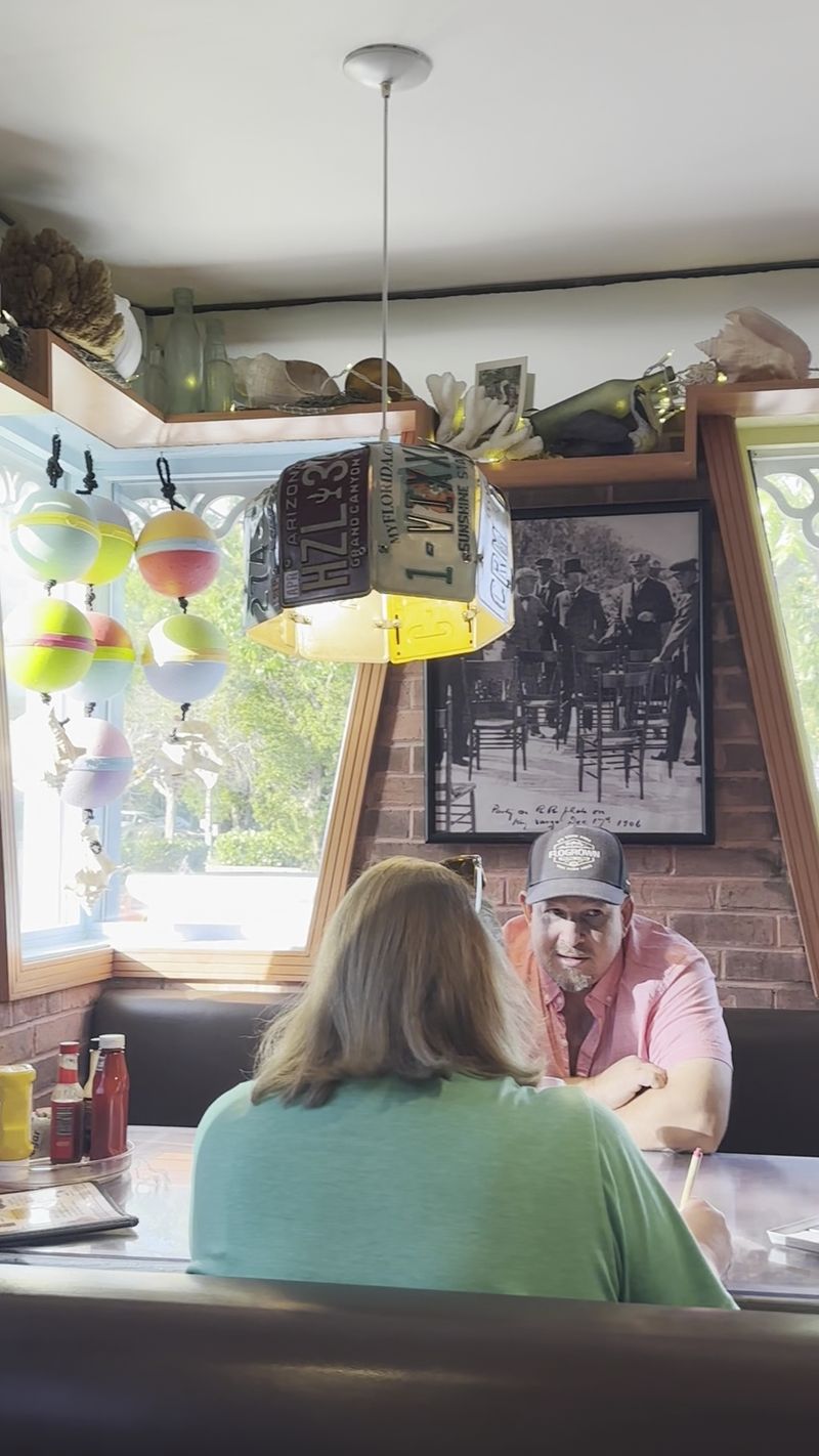 Decor, Ambiance, And Setting