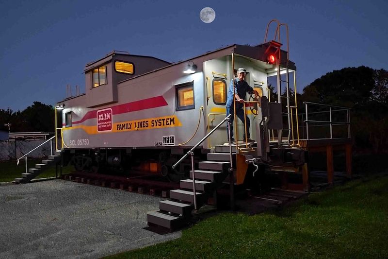 Decor And Ambiance Inside The Caboose