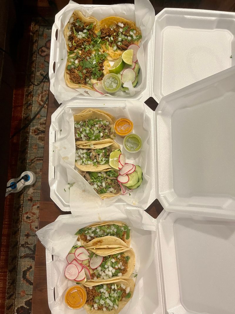 Decor, Ambiance, And Setup