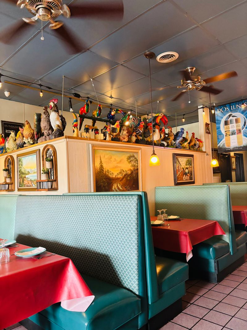 Decor, Ambiance, And Setting