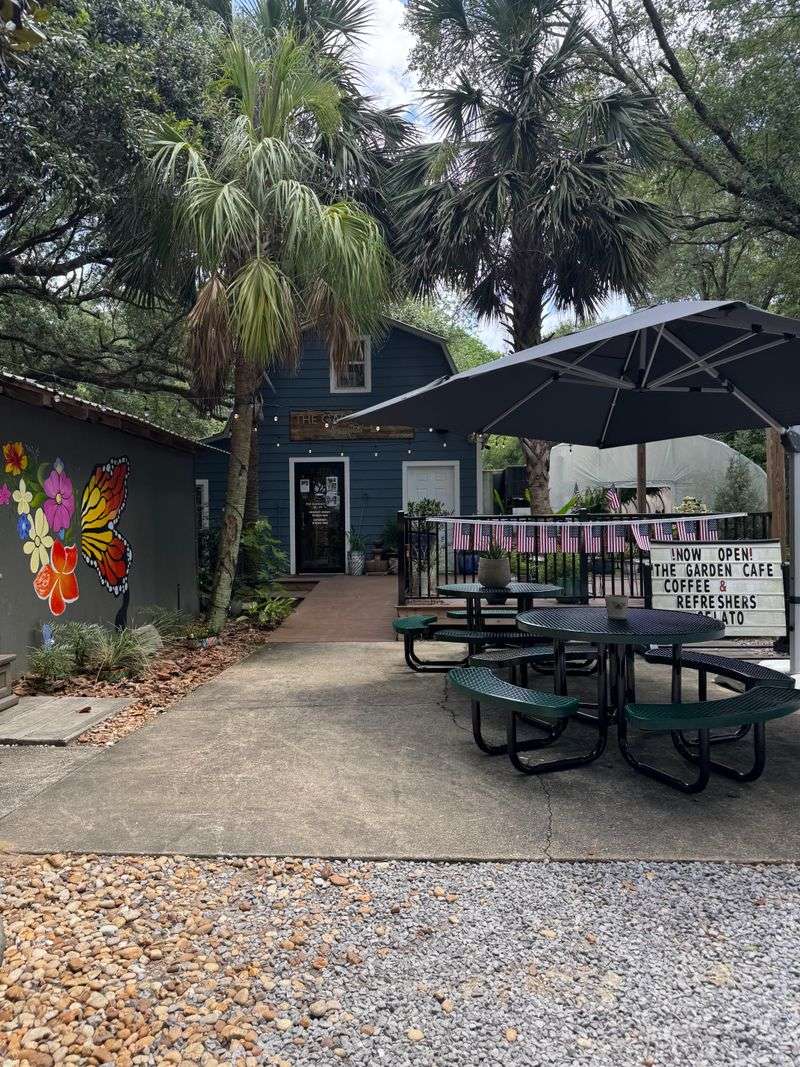 Decor, Ambiance, And Setting