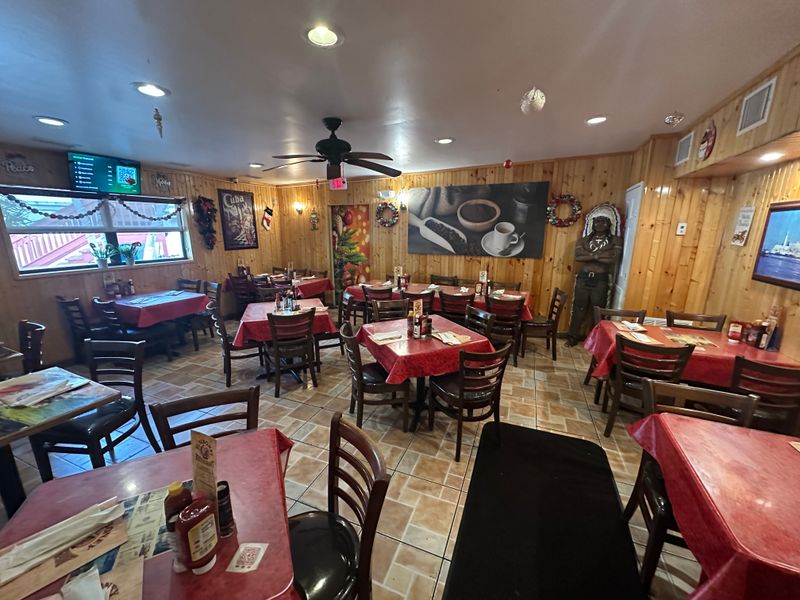 Decor, Ambiance, And Setting