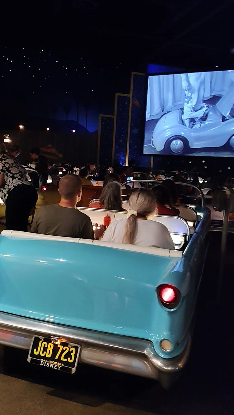 Decor, Ambiance, And Seating