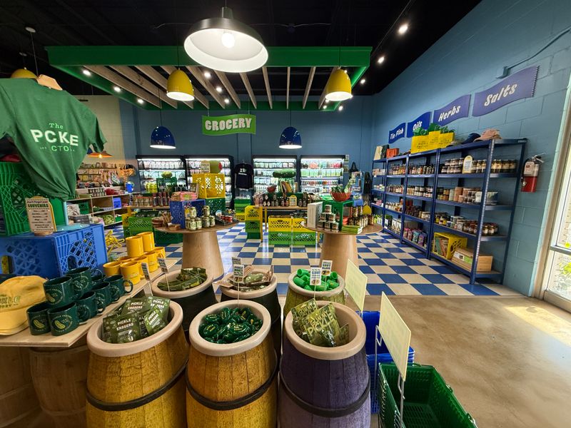 Decor, Ambiance, And The Joyfully Briny Setting