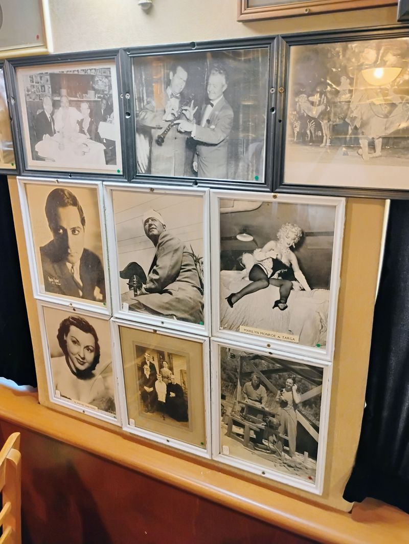 Decor And Ambiance That Feel Like A Moving Postcard