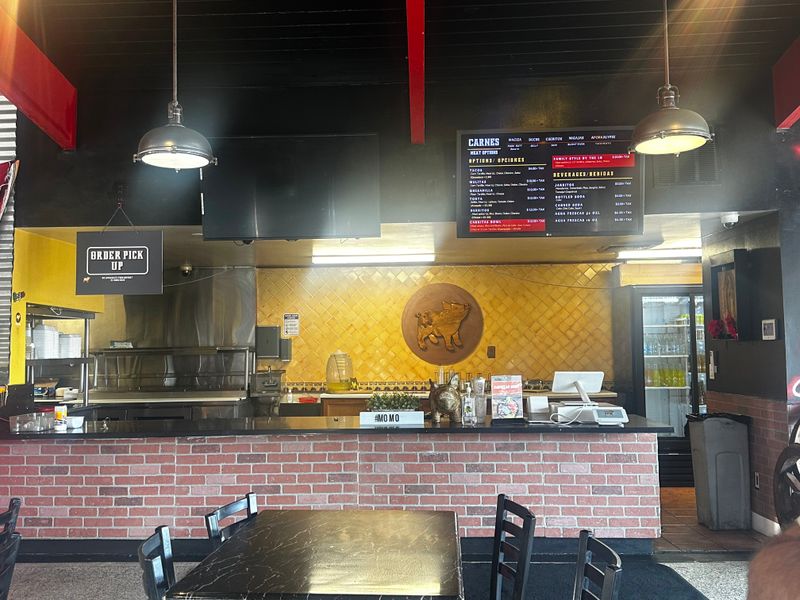 Decor, Ambiance, And Setting