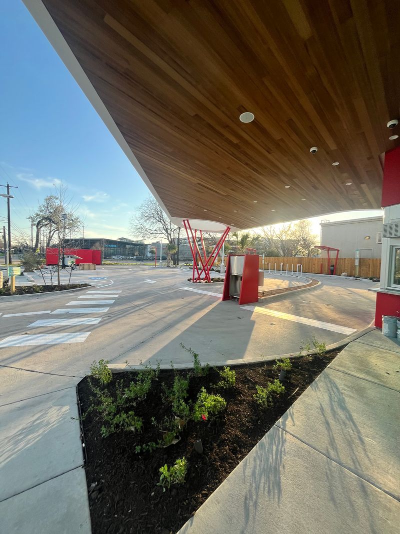 Decor, Ambiance, And Setting