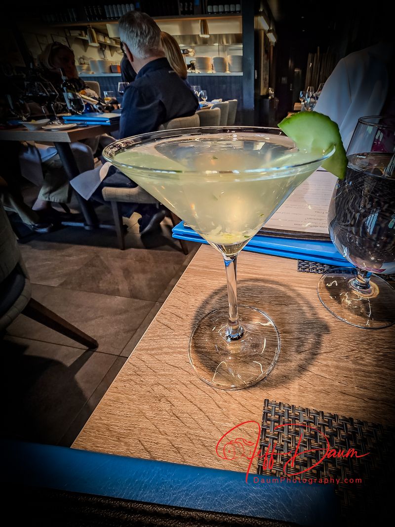 Decor, Ambiance, and Seating