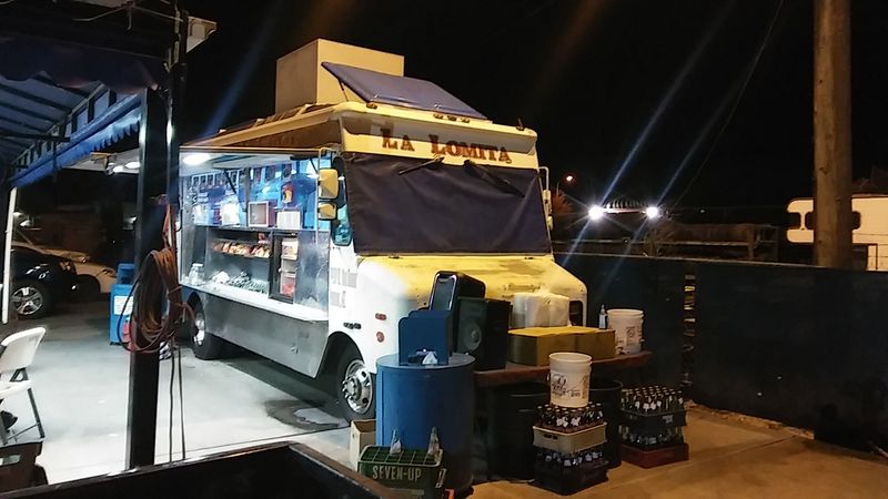 Decor, Ambiance, And Setting