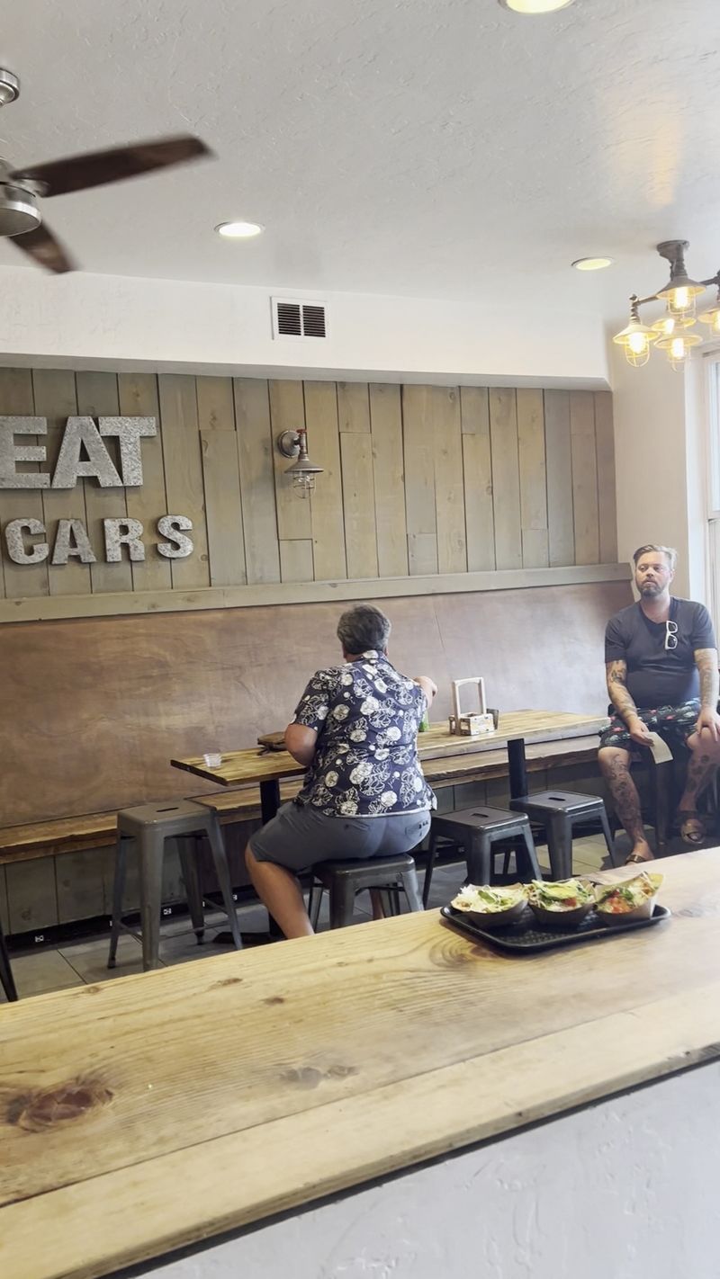 Decor, Ambiance, And Setting