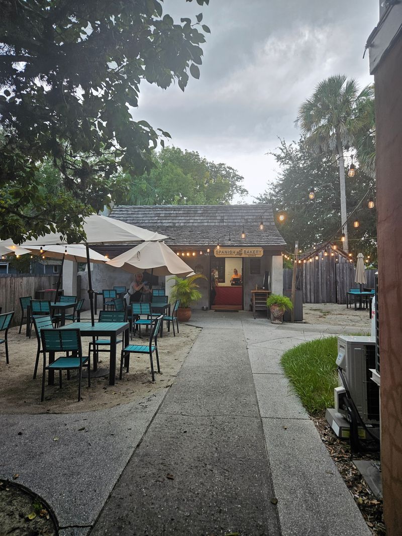 Decor, Ambiance, and Seating