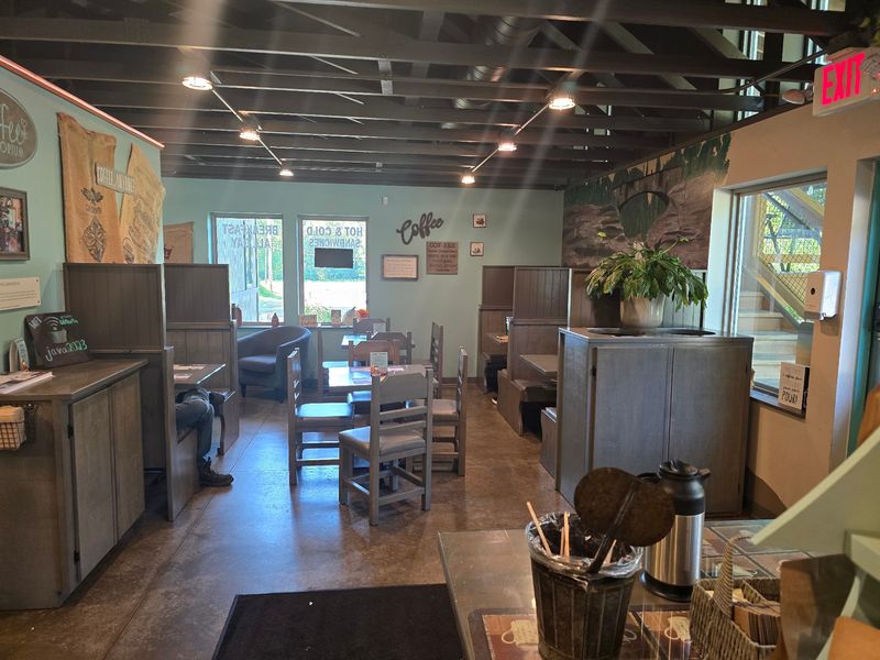 Hocking Hills Coffee Emporium, Logan