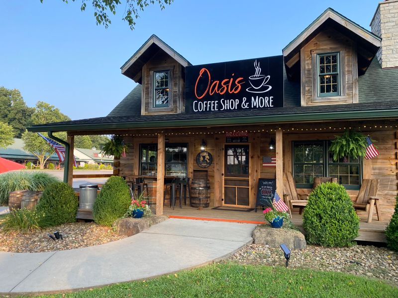 Hocking Hills Oasis Coffee Shop & More, Rockbridge