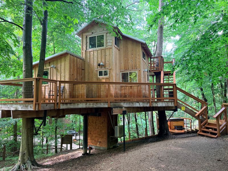 Hocking Hills Treehouse Cabins, South Bloomingville