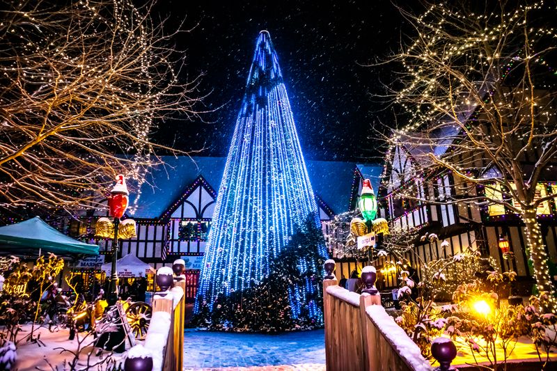 Holiday Stroll at Canterbury Village