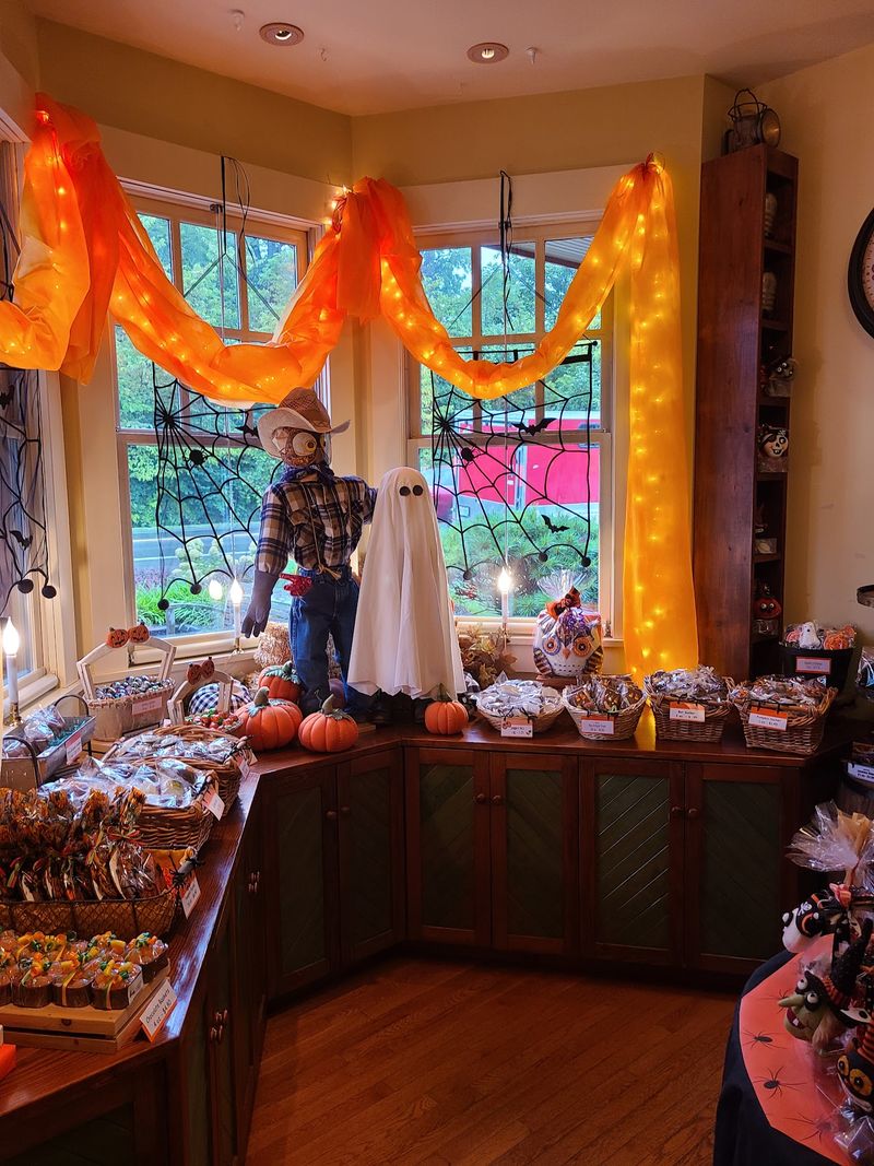 Holiday Seasons Bring Buckeyes, Pumpkins, And Plenty Of Festive Treats Holiday Seasons Bring Buckeyes, Pumpkins, And Plenty Of Festive Treats