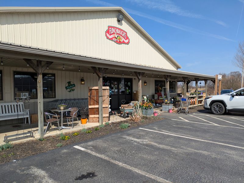 York Holiday Makers Market And Flinchbaugh's Orchard