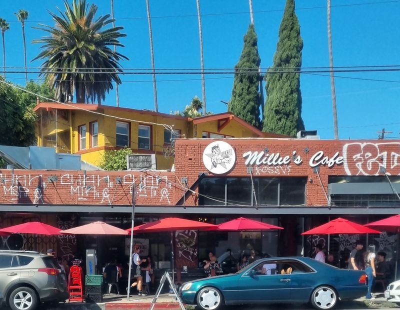 Silver Lake Vibe, Sidewalk Seat Energy