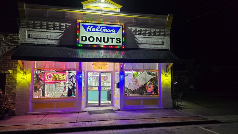 Holtman's Donuts, Williamsburg