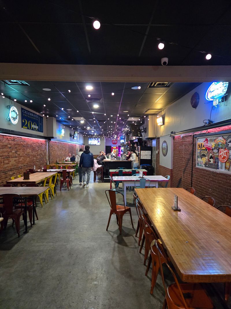 Avalon Downtown Pizzeria, Youngstown