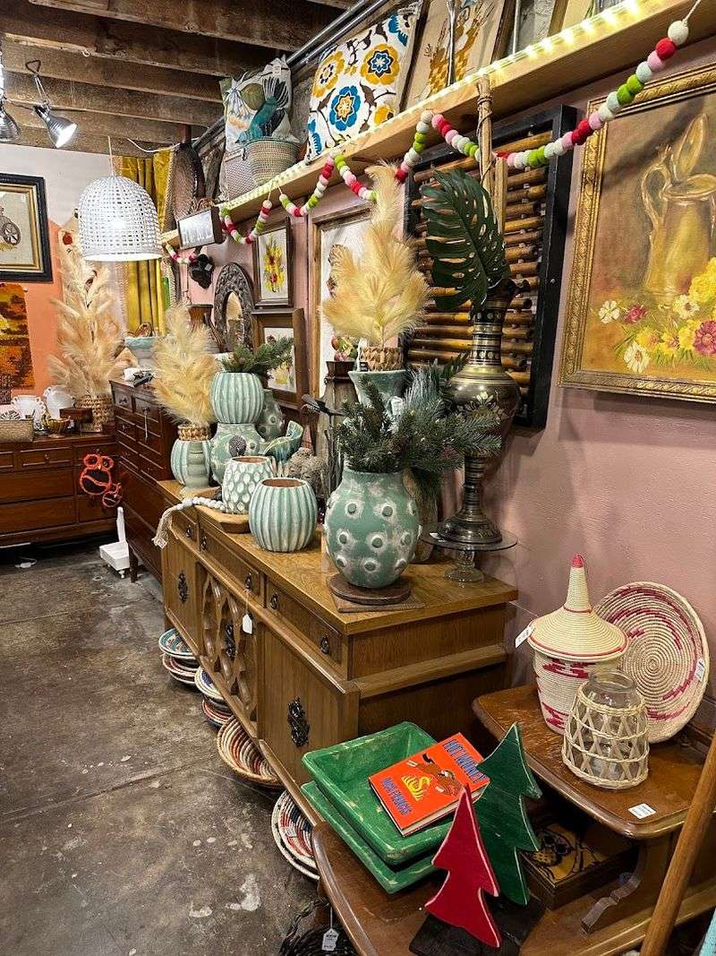 Fayetteville's Funky Flea Market, Fayetteville