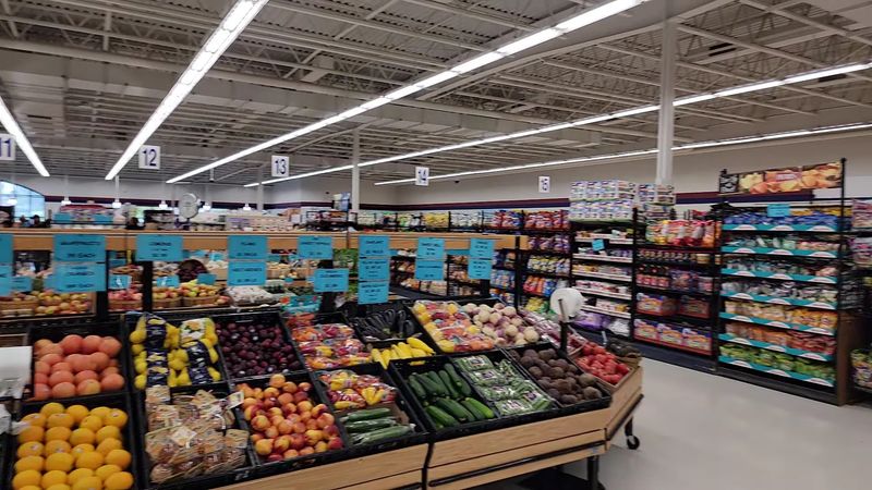 Sharp Shopper Grocery Outlet, Ephrata, Pennsylvania