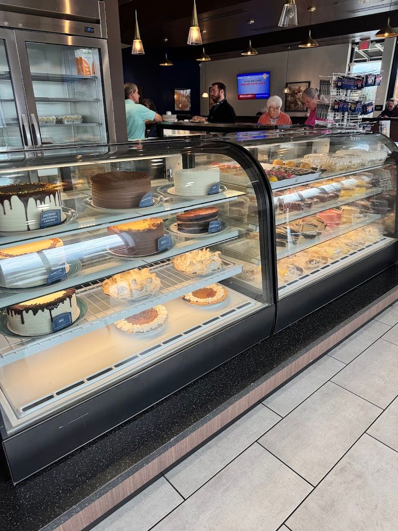 Homemade Ice Cream & Bakery Café 