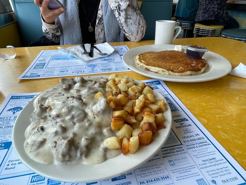 Homemade Sausage Gravy Worth Setting An Alarm For