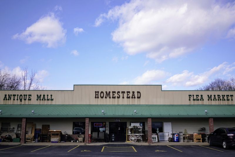 Homestead Antique Mall & Flea Market, Rogers Homestead Antique Mall & Flea Market, Rogers