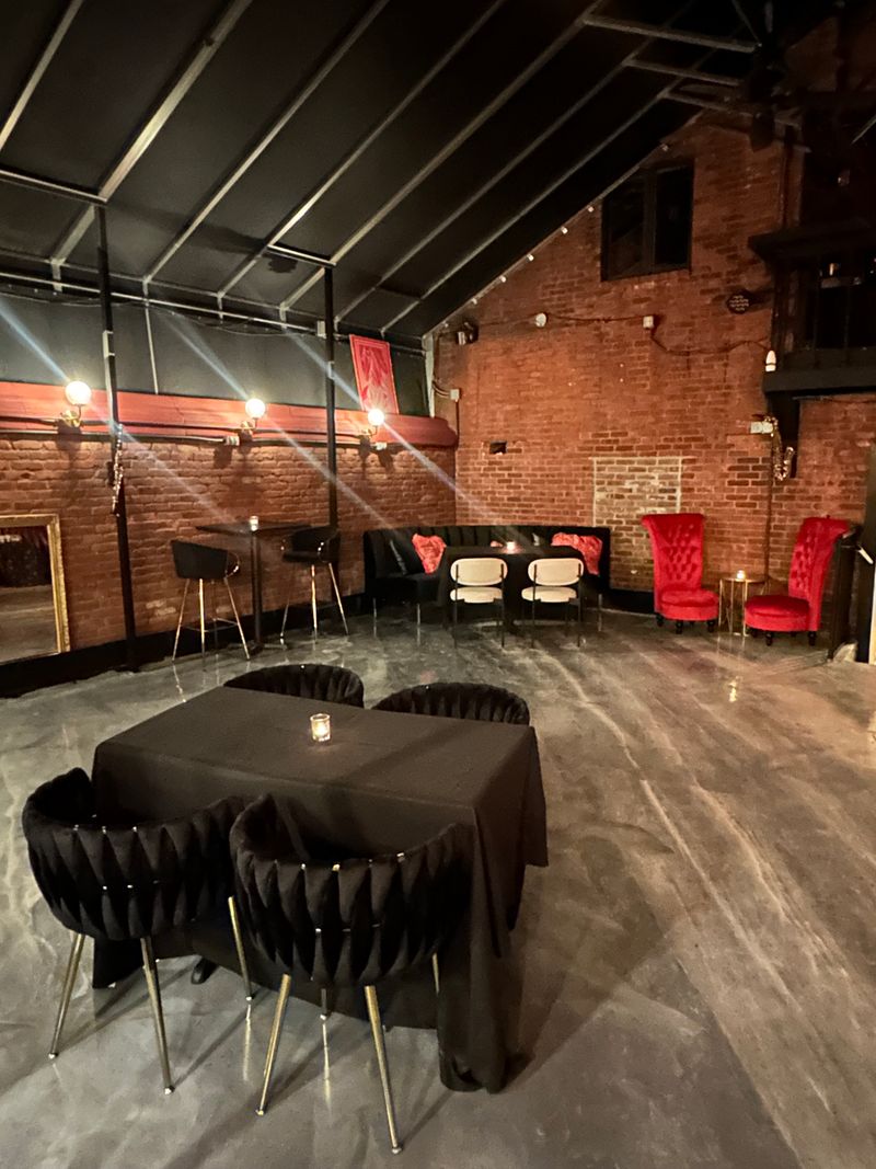 JoRo – 114 Spruce St, Providence, Rhode Island 02903