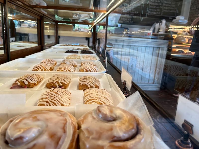 Honeywheat Bakery, Gentry