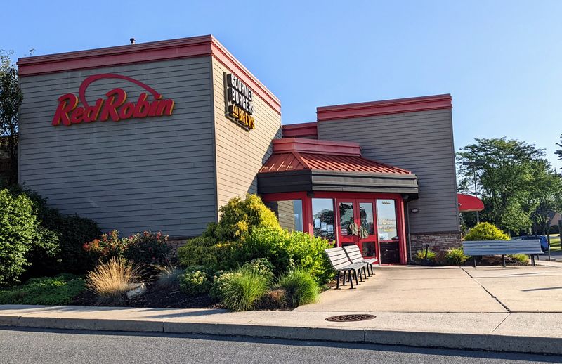 Red Robin - Tilghman Square