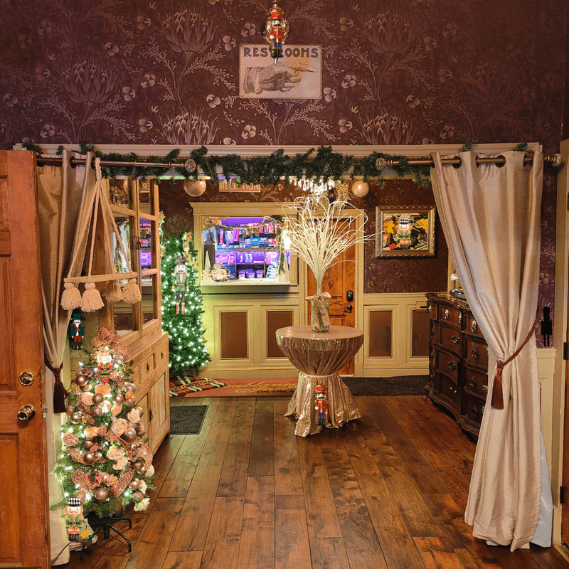 Horse-Drawn Carriages Add Storybook Charm