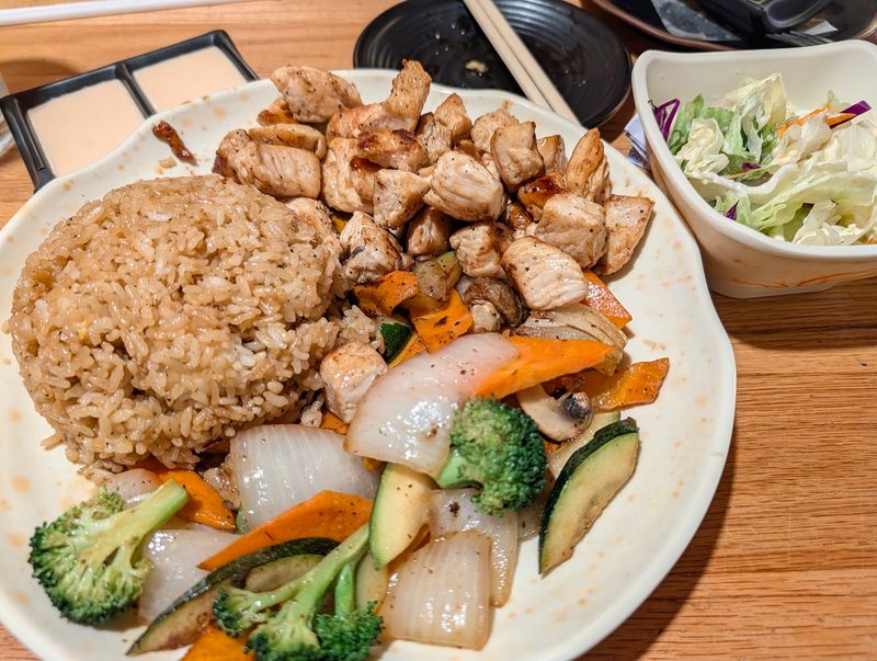 Hot Dishes Break Up Sushi Rounds Hot Dishes Break Up Sushi Rounds