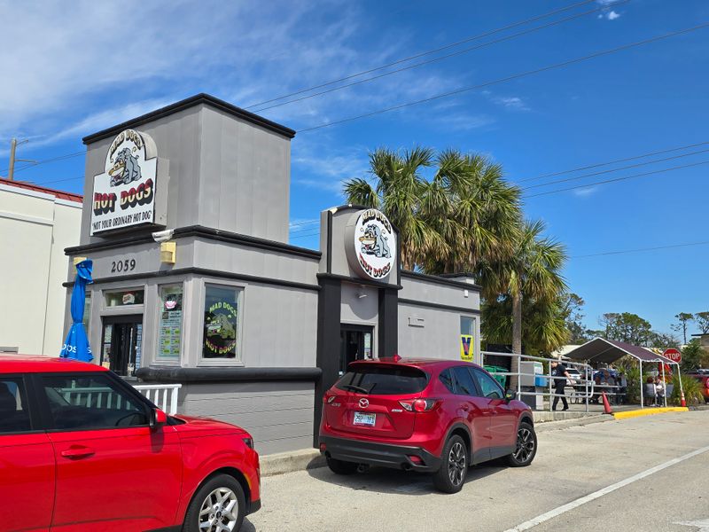 Mad Dogs Hot Dogs — Venice