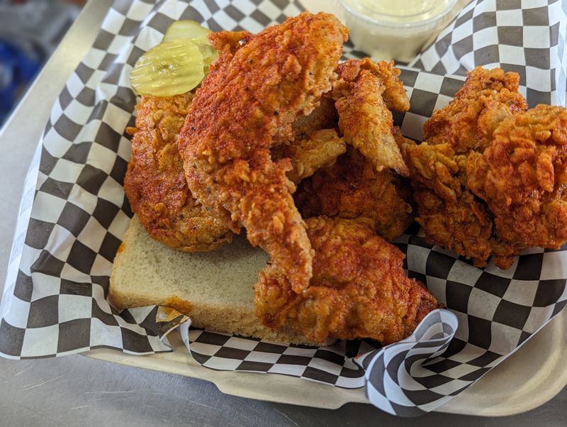 Pyre Nashville Hot Chicken, Eugene