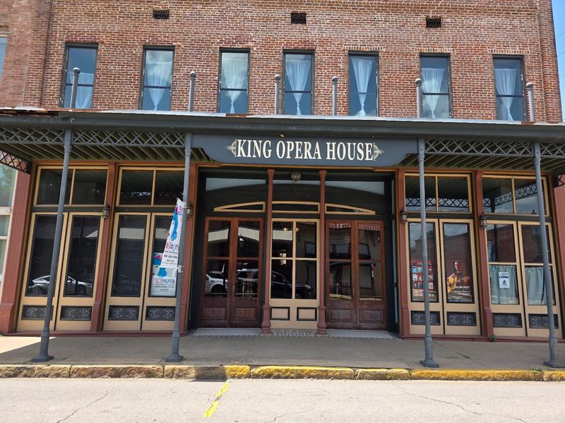 King Opera House, Van Buren