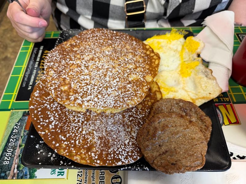 Hotcakes and Pancakes Are Crowd Favorites Worth Ordering