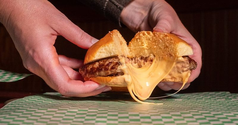 Juicy Lucy: The Cheese-Stuffed Burger Marvel