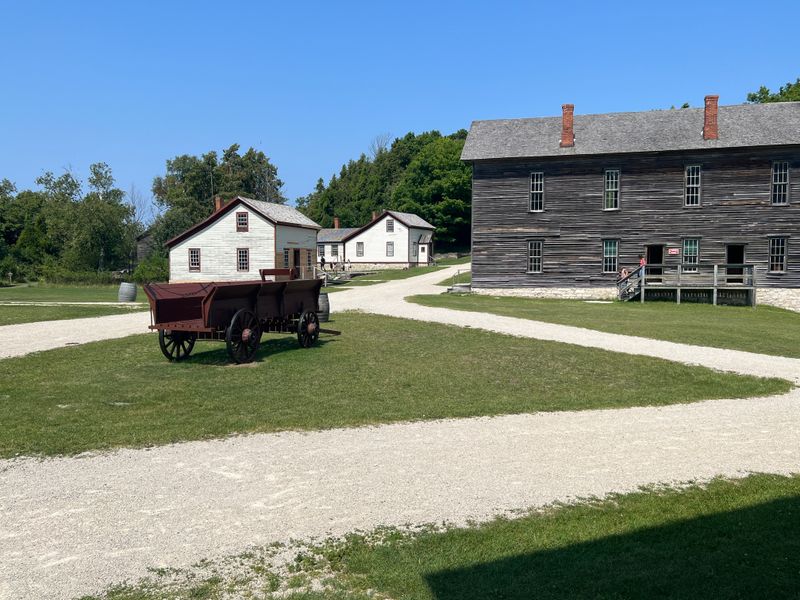 Workers’ Row And Domestic Details